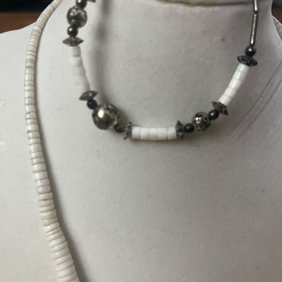 Vintage Puka Shells with Bracelet - Picture 3 of 6